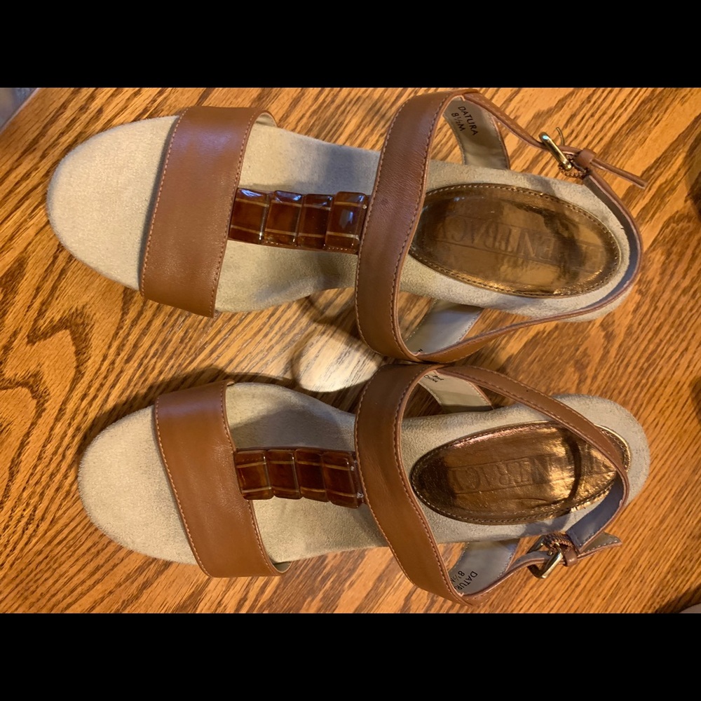 Ellen Tracy 8.5 Sandals